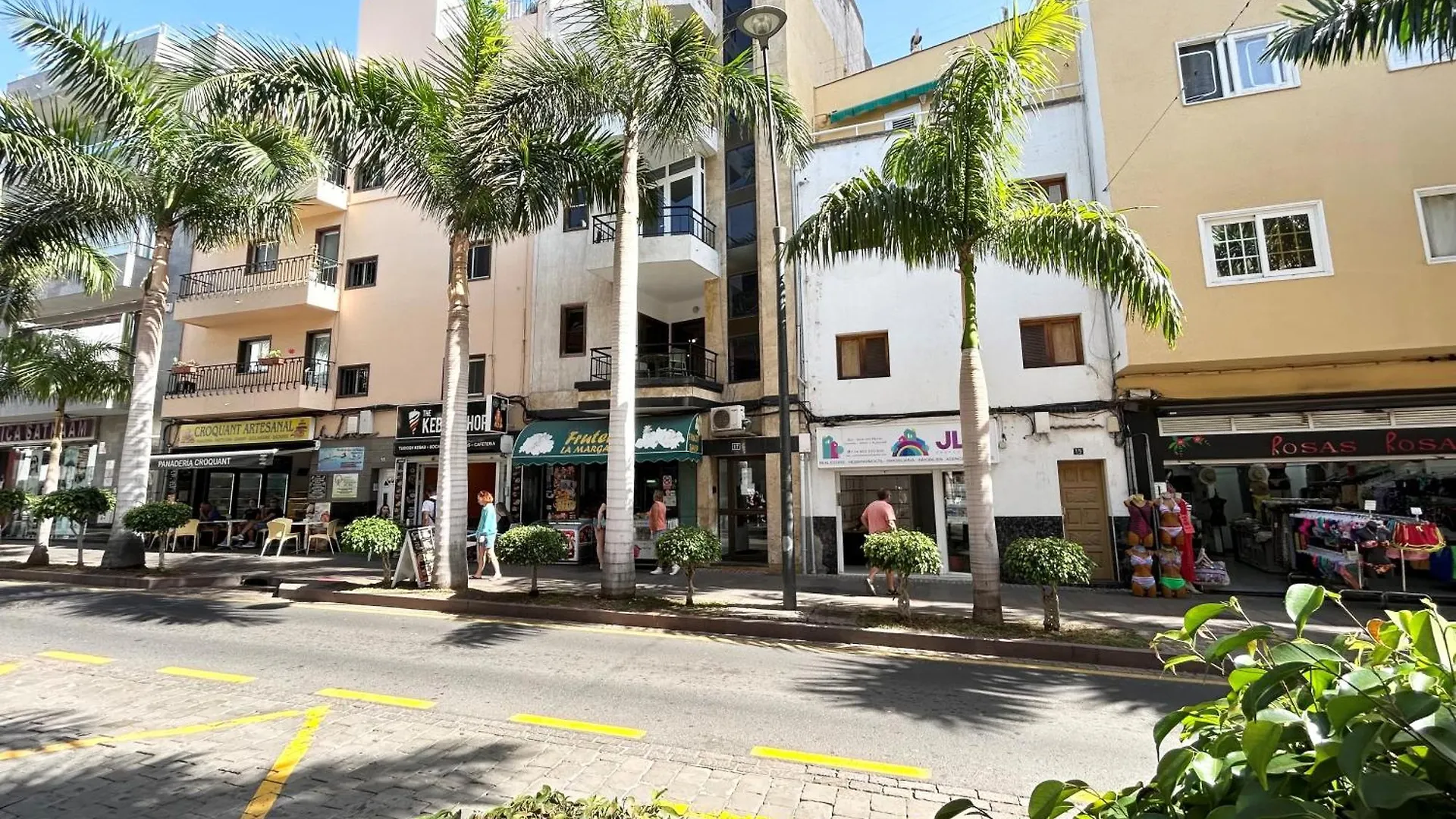 Beautiful, 2 Double Bedrooms Apartment In Central Los Cristianos, 3 Mins From The Beach Arona  0*, Arona (Tenerife) Španělsko